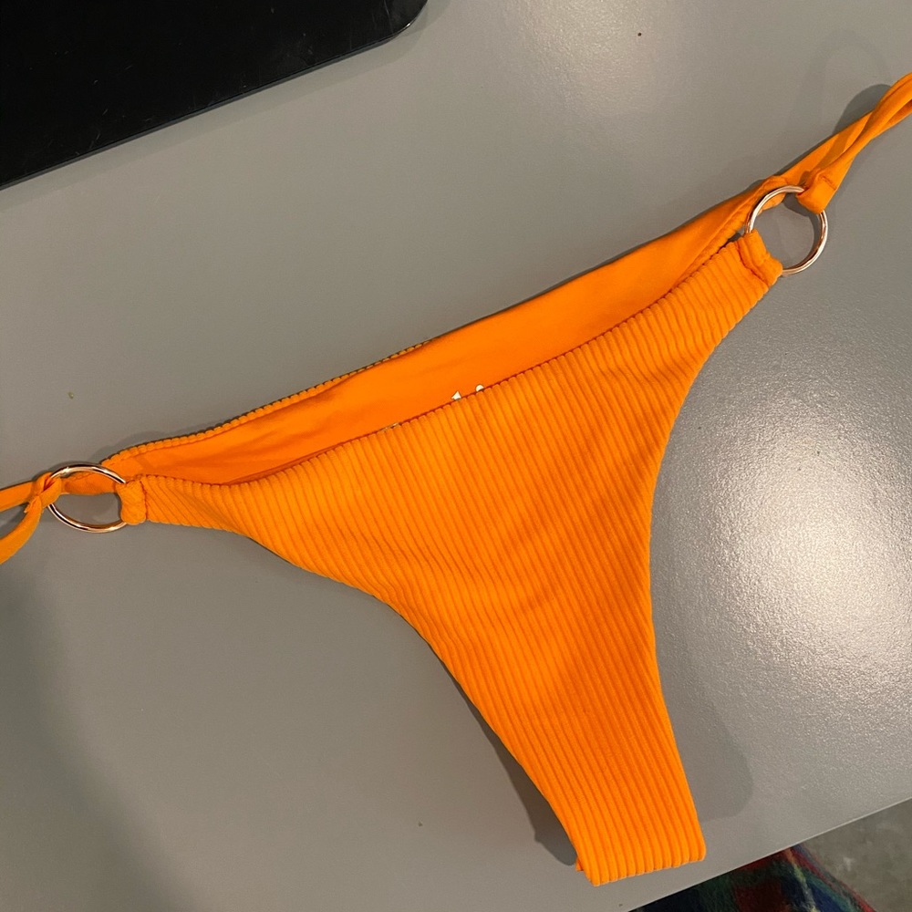 Frankie’s Bikini Izzy bottom in orange